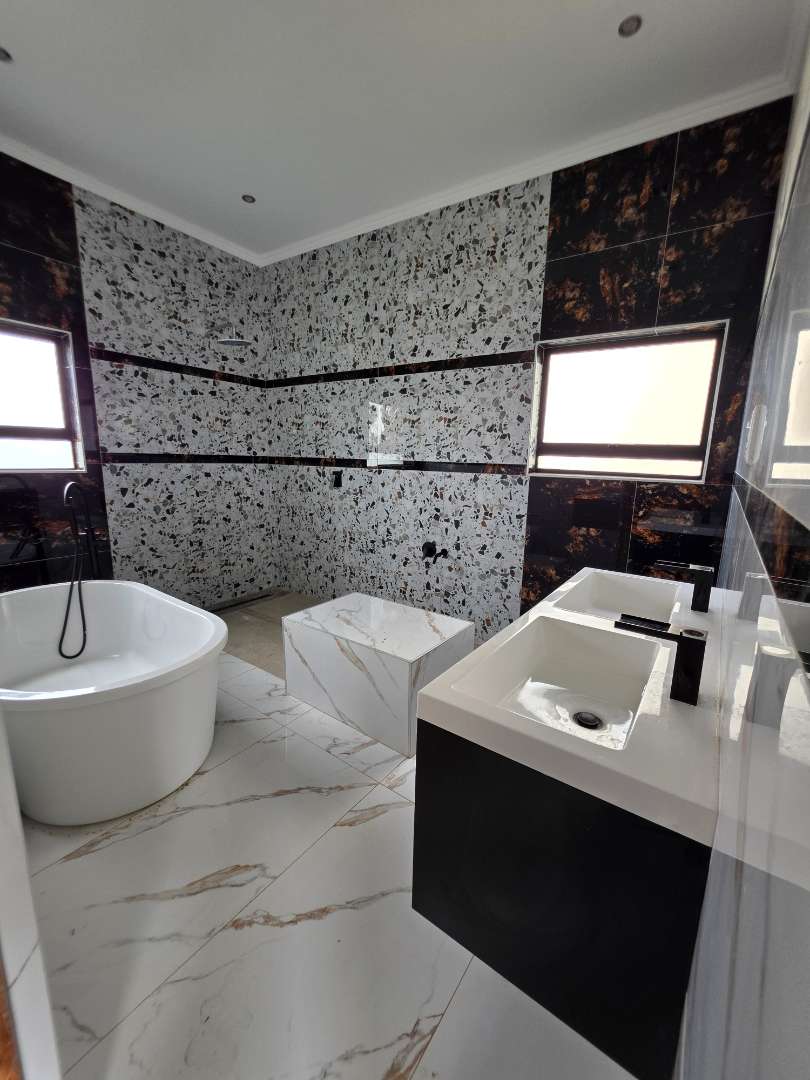 5 Bedroom Property for Sale in Seasons Lifestyle Estate North West